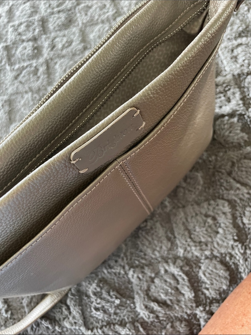 Brighton Jagger Crossbody Bag organizer in Taupe - No tags, but unused condition - Picture 9 of 9
